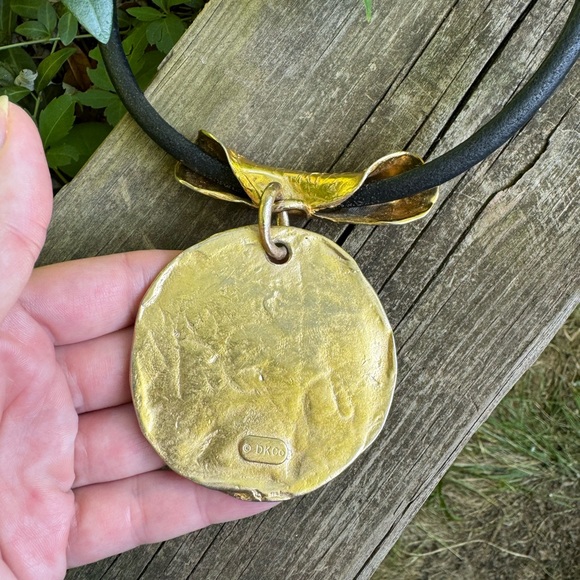 DKNY Disc Logo Pendant  Cord Necklace. - Picture 10 of 11